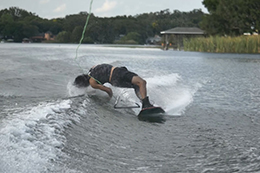 Compilation de chutes de wakeboard !