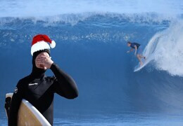 "I Won't Be Surfing on Christmas This Year" : Un Noël entre vagues et traditions