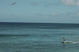 Du drone surfing à Hawaii